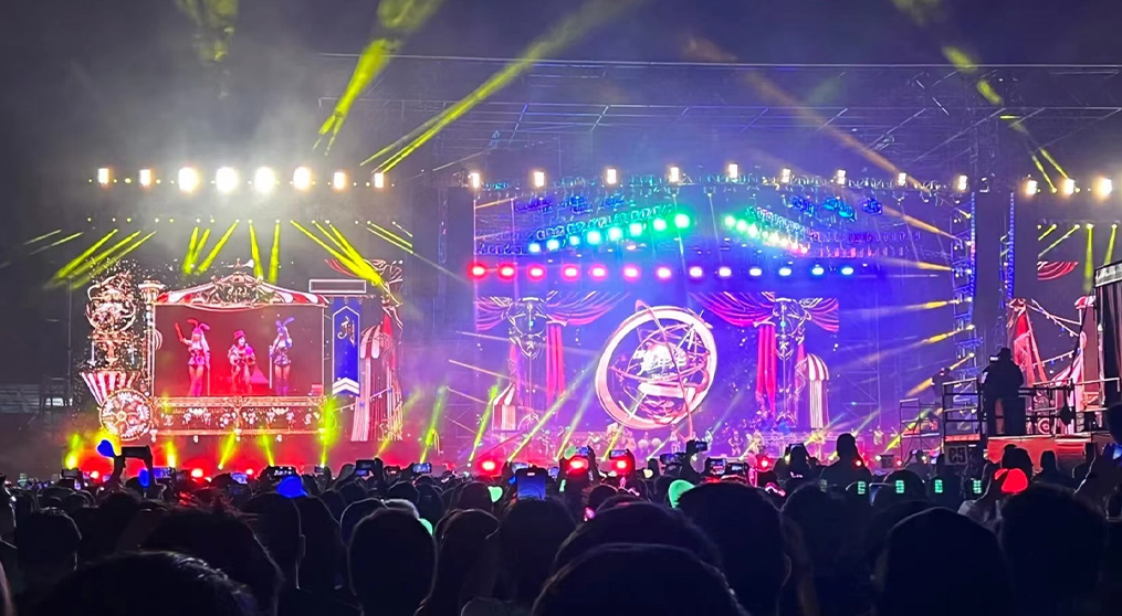 悟空体育LED冰屏和荧光棒系列产品“嗨爆”周杰伦悉尼演唱会！